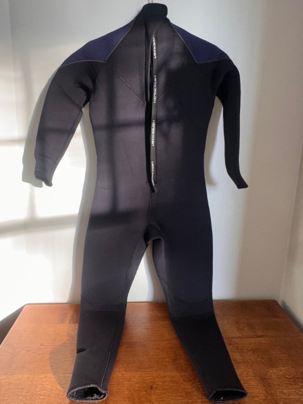 HENDERSON DIVEWEAR WET SUIT SIZE MEDIUM SHORT MODEL A870MB THERMAL CLASS B
